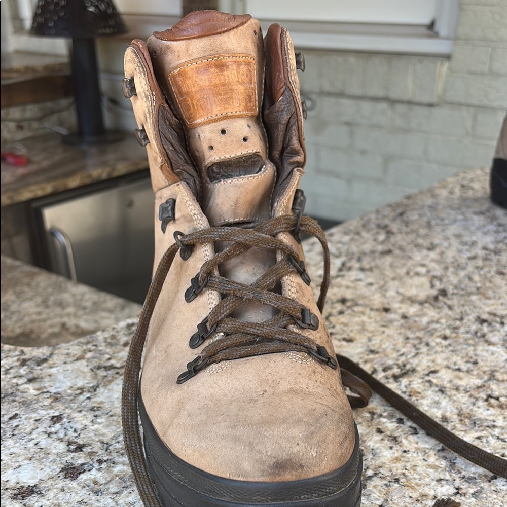 Timberland Brown Leather Boots for Outdoor Adventures